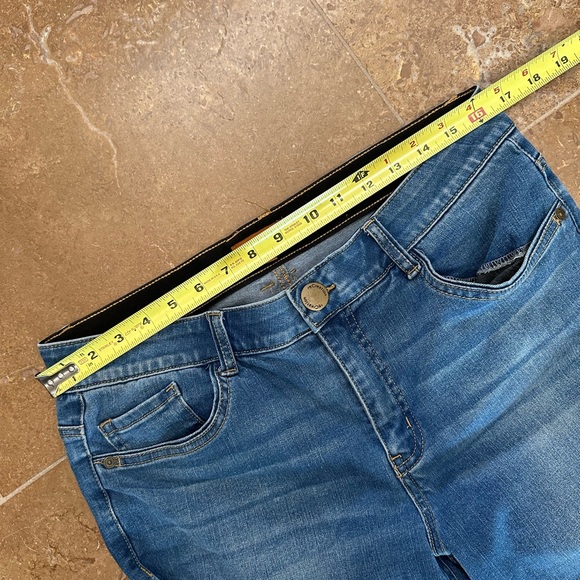 ReCreation sz 12 short jeans w embroidered tape on hem Super comfy, stretch - Picture 4 of 6